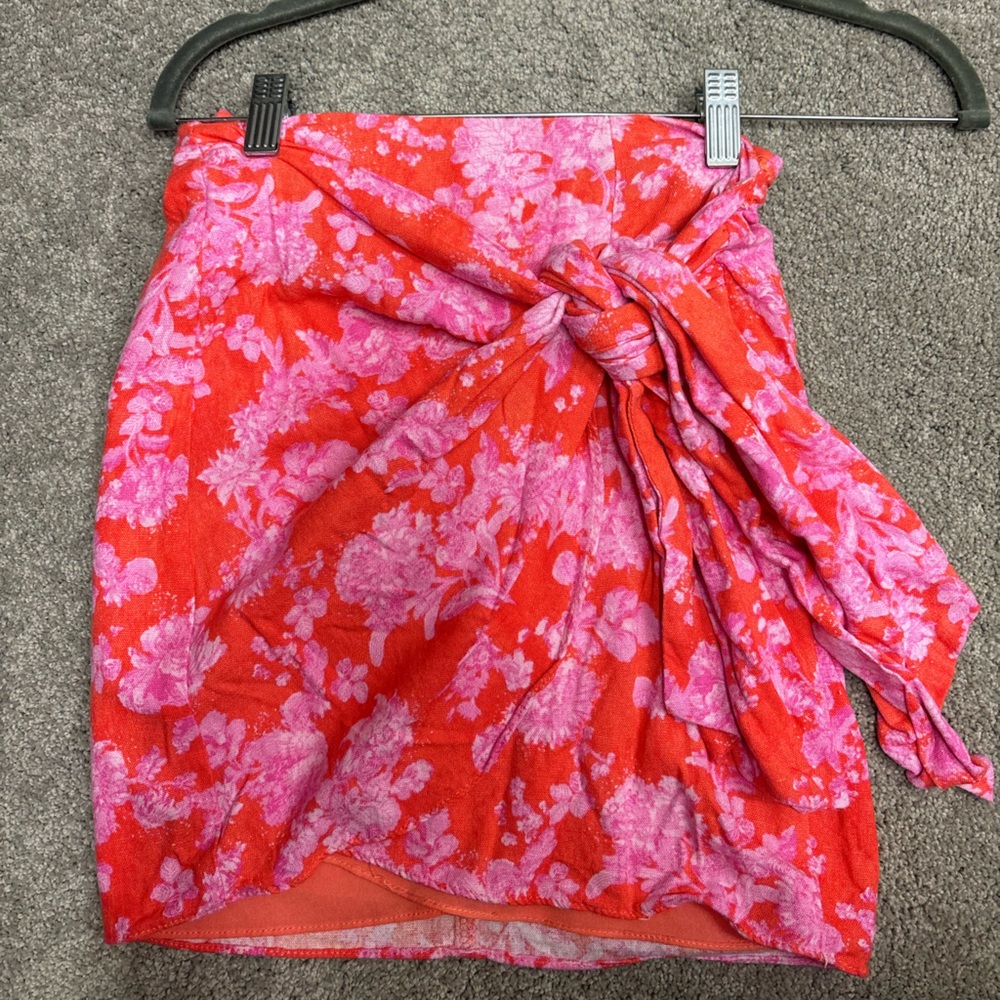 DO+BE Pink and Red Floral Scarf